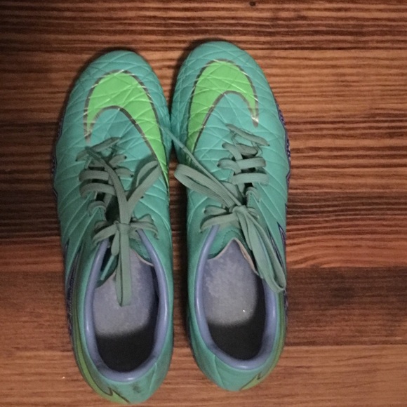 Nike Hypervernom Cleats - Picture 2 of 8